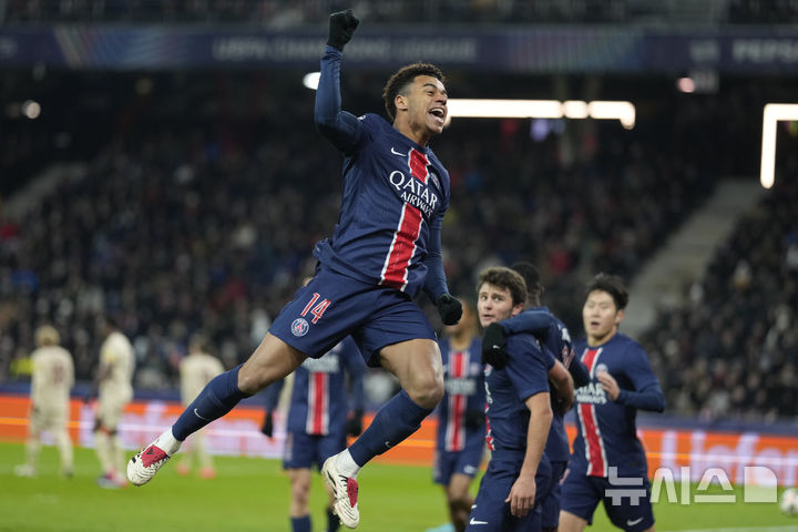 [잘츠부르크=AP/뉴시스] 프랑스 프로축구 리그앙 파리 생제르맹(PSG)의 데지레 두에. 2024. 12. 10.