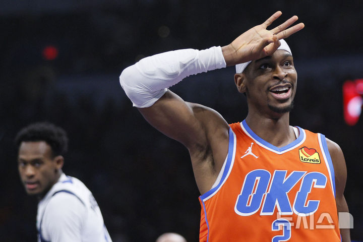 [오클라호마시티=AP/뉴시스] 미국프로농구(NBA) 오클라호마시티 선더의 셰이 길저스 알렉산더. 2024. 12. 10.