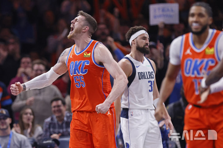 [오클라호마시티=AP/뉴시스] 미국프로농구(NBA) 오클라호마시티 선더의 아이자이아 하르텐슈타인. 2024. 12. 10.