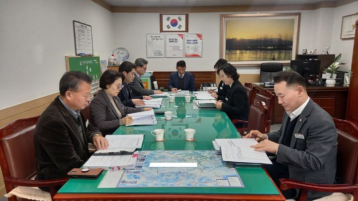 [창녕=뉴시스] 공모사업 추진 보고회를 하고 있다. (사진=창녕군 제공) 2024.12.11. photo@newsis.com *재판매 및 DB 금지