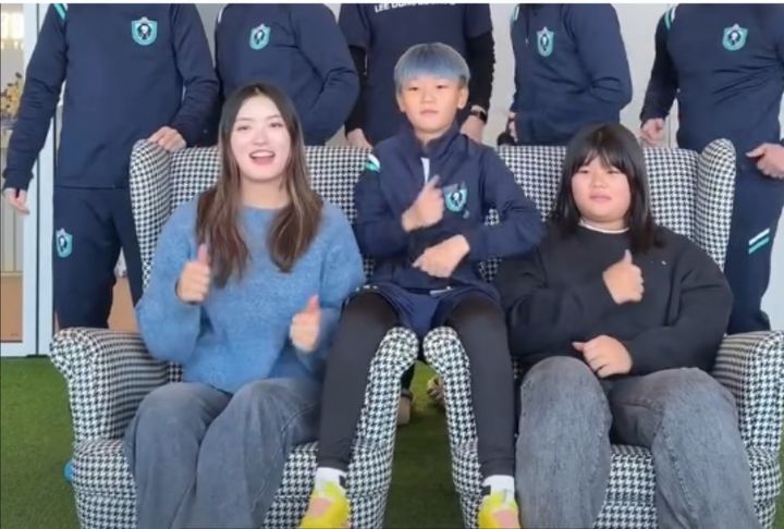 [서울=뉴시스] 전(前) 축구선수 이동국 아내 이수진이 자녀들을 공개했다. (사진=이수진 인스타그램 캡처) 2024.12.12. photo@newsis.com&nbsp; *재판매 및 DB 금지