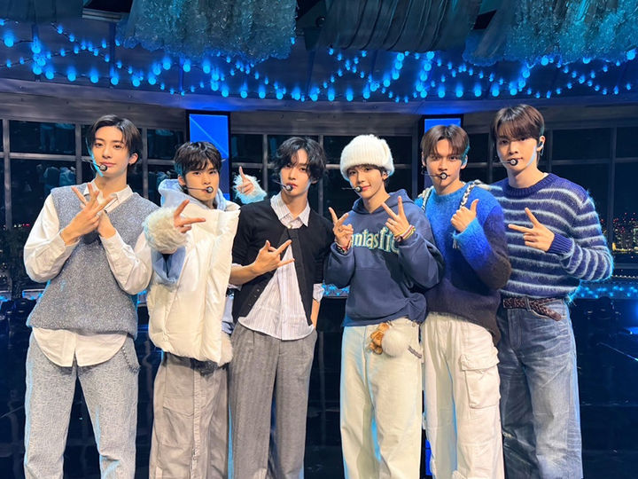 [서울=뉴시스] 그룹 '라이즈'가 11일 일본 후지TV 'FNS가요제'에 출연했다. (사진=SM엔터테인먼트 제공) 2024.12.12 photo@newsis.com *재판매 및 DB 금지