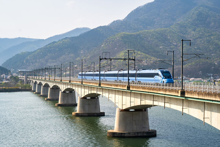 [서울=뉴시스] 사진은 KTX-이음. 2024.12.13. (사진=한국철도공사 제공) photo@newsis.com *재판매 및 DB 금지