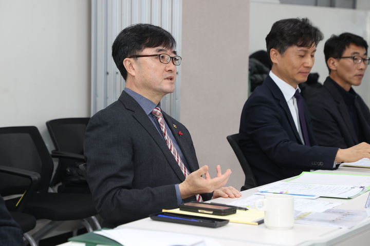 [대전=뉴시스] 김양수 기자 = 임기근 조달청장이 13일 한국건설생활환경시험연구원에서 열린 '2024년 민·관 품질관리협의체 전체회의'에서 공공조달 품질관리 강화를 위해 협력해 줄 것을 당부하고 있다.(사진=조달청 제공) *재판매 및 DB 금지