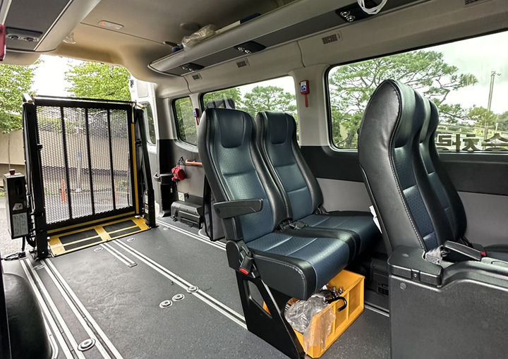 [서울=뉴시스] 사진은 다인승특별교통수단 내부. 2024.12.17. (사진= 국토교통부 제공) photo@newsis.com *재판매 및 DB 금지