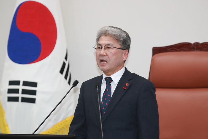 [제주=뉴시스] 이상봉 제주도의회 의장이 16일 오후 제424회 임시회 폐회사를 하고 있다. (사진=제주도의회 제공) 2024.12.16. photo@newsis.com *재판매 및 DB 금지