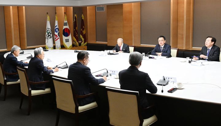 [서울=뉴시스] 최상목 부총리 겸 기획재정부 장관이 16일 서울 중구 대한상공회의소에서 열린 '경제6단체장 간담회'에서 모두발언을 하고 있다. (사진=기획재정부 제공) 2024.12.16. photo@newsis.com *재판매 및 DB 금지