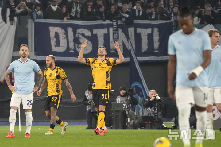 [로마=AP/뉴시스] 이탈리아 프로축구 세리에A 인터밀란의 카를루스 아우구스투. 2024.12.16.