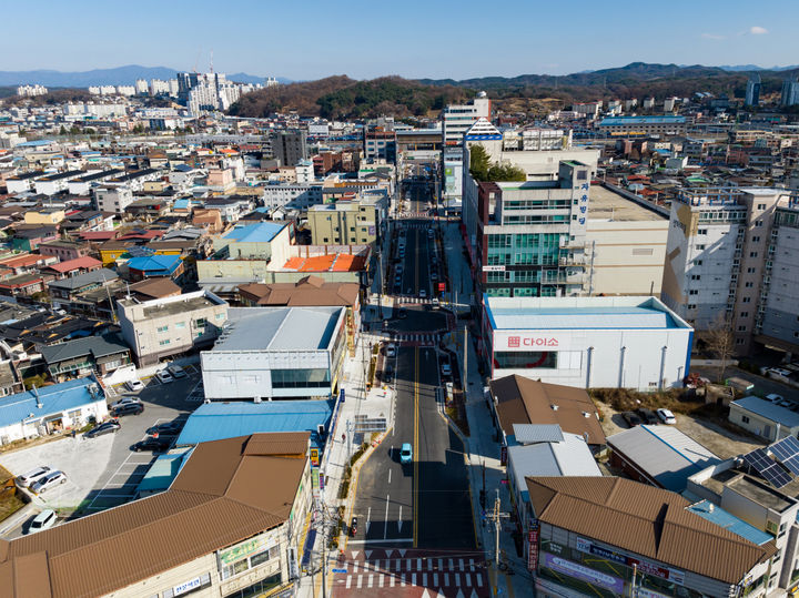 [영주=뉴시스] 영주시 역세권 상권활성화도로조성사업 구간 전경. (사진=영주시 제공) 2024.12.17. photo@newsis.com *재판매 및 DB 금지