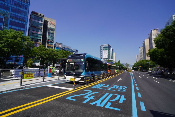 [창원=뉴시스] 강경국 기자 = 경남 창원시 고급간선급행버스체계(S-BRT). (사진=창원시청 제공). 2024.12.17. photo@newsis.com *재판매 및 DB 금지