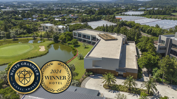 [서귀포=뉴시스] 제주 서귀포시 표선면에 위치한 호텔 카세로지가 2024년 오트 그랑데르 글로벌 어워드 에서 호텔 부문 위너로 2년 연속 선정된 데 이어, 와인 스펙테이터 어워드에서도 레스토랑 부문 '원 글라스(Award of Excellence)'를 수상했다. 사진은 호텔 카세로지 전경. (사진=호텔 카세로지 제공) 2024.12.19. photo@newsis.com *재판매 및 DB 금지