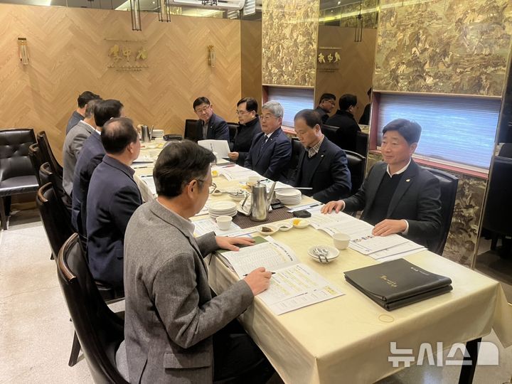 [전주=뉴시스] 전북개발공사와 대한건설협회 전북특별자치도회 간 도내 지역건설 활성화를 위한 간담회 모습. *재판매 및 DB 금지