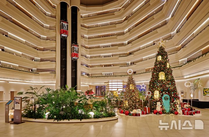 [서울=뉴시스] 파르나스 호텔 제주, 동관 로비 일대. (사진=파르나스 호텔 제주 제공)