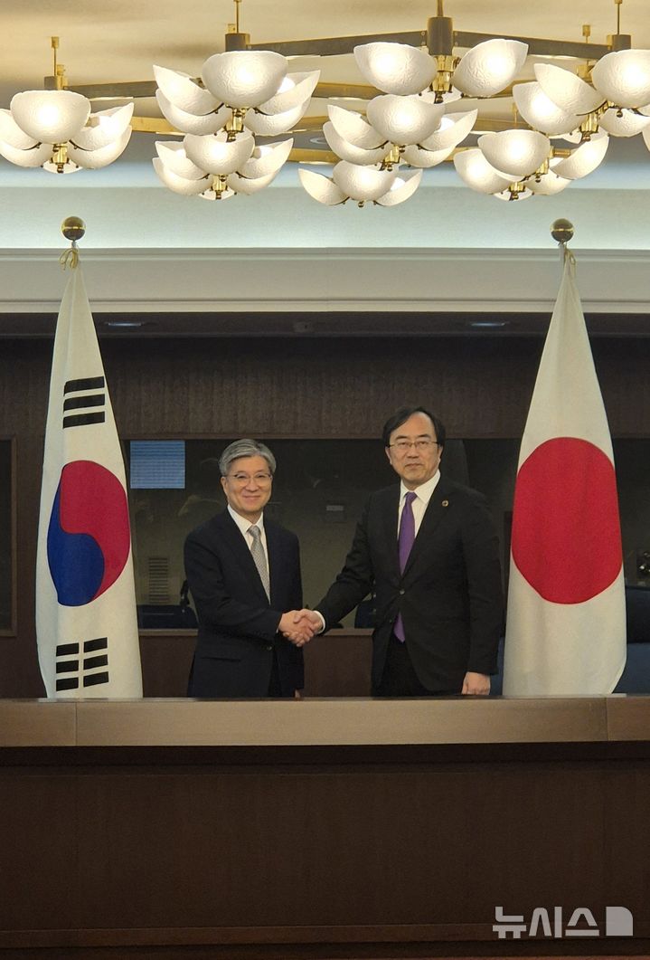 [서울=뉴시스] 20일 오후 일본 도쿄 외무성에서 김희상 외교부 경제외교조정관과 아카호리 다케시 일본 외무성 외무심의관을 수석대표로 '제16차 한일 고위경제협의회'가 개최됐다. (사진= 외교부 제공) 