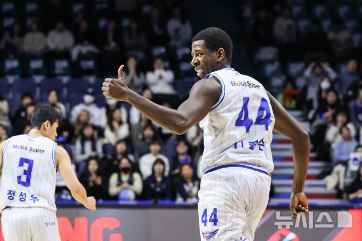 [서울=뉴시스]프로농구 한국가스공사 앤드류 니콜슨. (사진=KBL 제공)