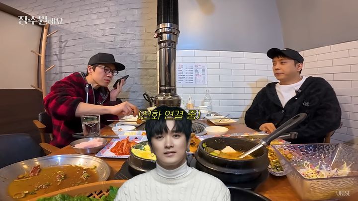 [서울=뉴시스] 지난 21일 '늙은 아이돌의 고민'이라는 제목의 영상이 게재됐다. (사진=&nbsp; 유튜브 '장수원해요' 캡처 ) 2024.12.23. photo@newsis.com *재판매 및 DB 금지