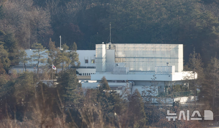 [서울=뉴시스] 황준선 기자 = 24일 서울 용산구 대통령 관저에 적막감이 흐르고 있다. 2024.12.24. hwang@newsis.com