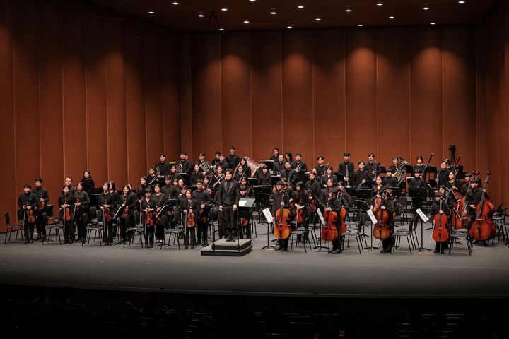 [대구=뉴시스] 수성문화재단은 지역 문화예술 발전에 기여한 공을 인정받아 한국문화예술교육진흥원장상을 수상했다. (사진 = 대구시 수성구 제공) 2024.12.25. photo@newsis.com *재판매 및 DB 금지