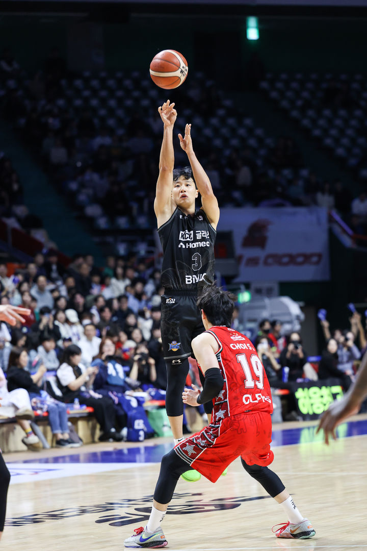 [서울=뉴시스] 프로농구 부산 KCC의 허웅. (사진=KBL 제공) *재판매 및 DB 금지