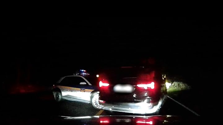 만취 상태로 뺑소니 사고를 내고 도주한 40대 음주운전자가 순찰차를 들이받고 있다. (사진=경기남부경찰청 제공) *재판매 및 DB 금지