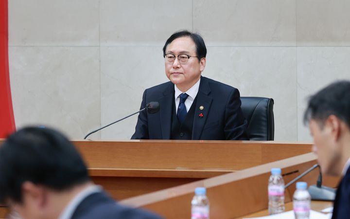 [서울=뉴시스] 정인교 산업통상자원부 통상교섭본부장이 27일 서울 종로구 한국무역보험공사에서 제12차 수출지역 담당관 회의를 주재하고 있다. (사진=산업통상자원부 제공) 2024.12.27. photo@newsis.com *재판매 및 DB 금지