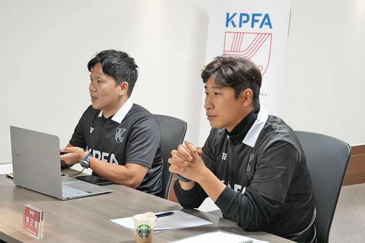 [서울=뉴시스] 한국프로축구선수협회 이근호 회장(오른쪽). (사진=한국프로축구선수협회 제공) *재판매 및 DB 금지