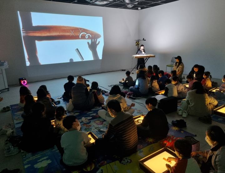 [밀양=뉴시스] 환경보호 행사를 개최하고 있다. (사진=밀양시 제공) 2024.12.30. photo@newsis.com *재판매 및 DB 금지