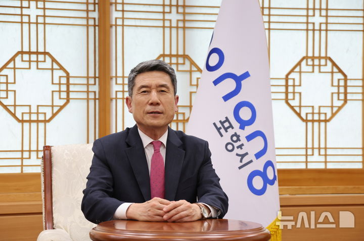 [포항=뉴시스] 송종욱 기자 = 이강덕 포항시장. (사진=포항시 제공) 2024.12.31. photo@newsis.com