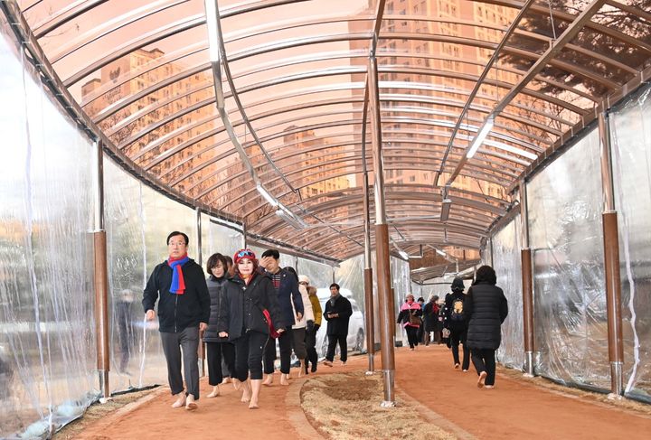 감일문화공원과 위례순라공원에 조성된 사계절 황톳길. (사진=하남시 제공) photo@newsis.com *재판매 및 DB 금지