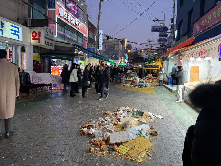 31일 오후 서울 양천구 목동 깨비시장에 차량 돌진 사고가 발생해 13명이 크고 작은 부상을 입었다.  *재판매 및 DB 금지