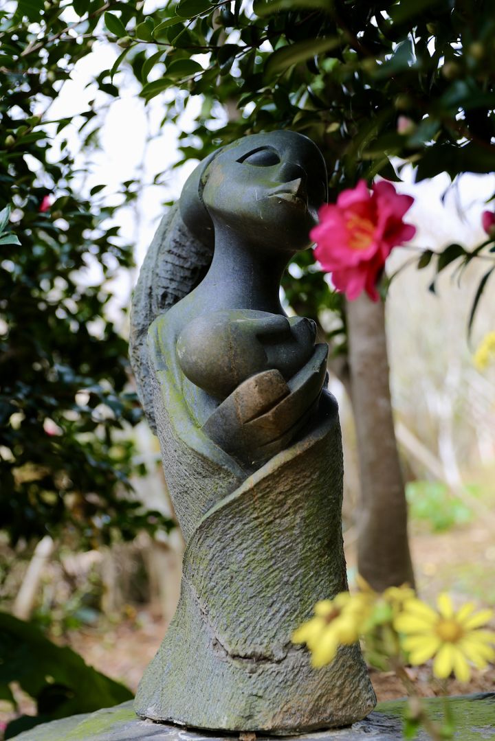  1004섬 분재정원의 '쇼나 조각' 작품(사진=1004섬 분재정원) *재판매 및 DB 금지