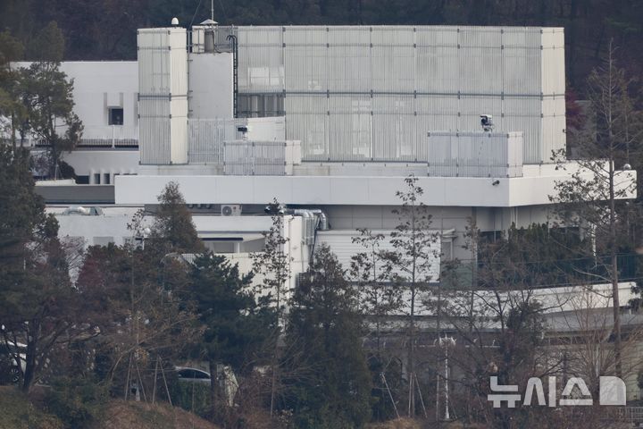 [서울=뉴시스] 김명년 기자 = 사진은 지난해 1월 1일 오후 서울 용산구 한남동 윤석열 전 대통령 관저 모습. 2026.03.30. kmn@newsis.com