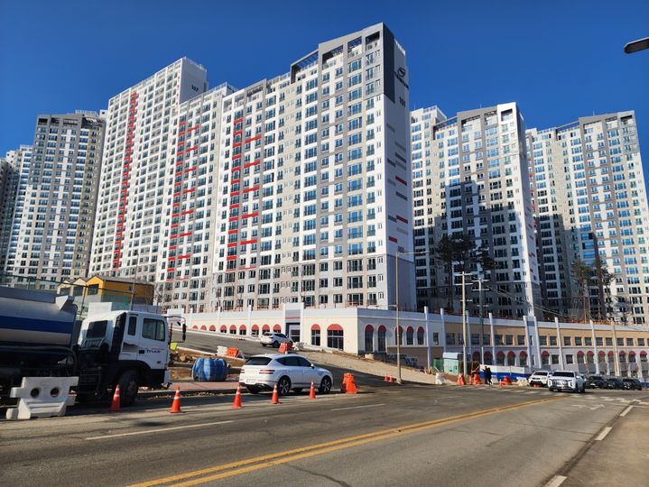 해 넘긴 입주지연 고통…진천 2450가구 아파트 3월 준공?