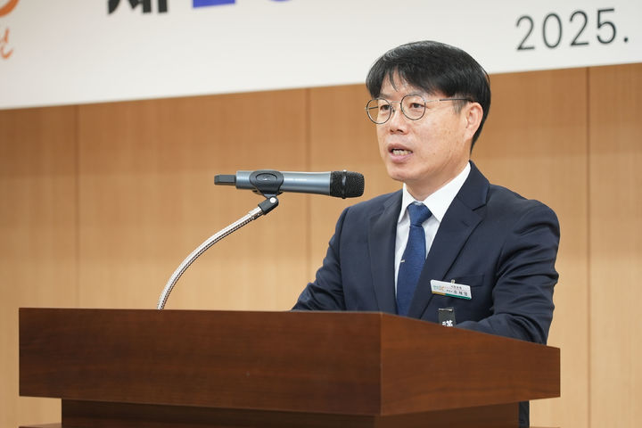 [서천=뉴시스] 조명휘 기자 = 유재영 서천부군수가 2일 군청 대회의실에서 취임식을 하고 있다. (사진= 서천군 제공) 2025.01.02. photo@newsis.com *재판매 및 DB 금지