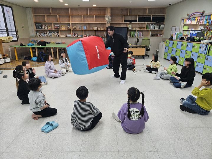 [익산=뉴시스] 익산시 아동돌봄기관 돌봄서비스 모습. (사진=뉴시스 DB). photo@newsis.com *재판매 및 DB 금지