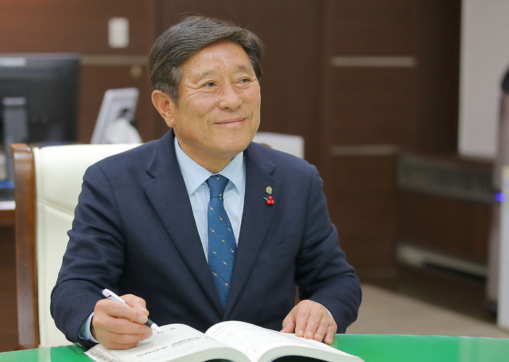 [곡성=뉴시스] 조상래 곡성군수. (사진=곡성군청 제공). photo@newsis.com *재판매 및 DB 금지