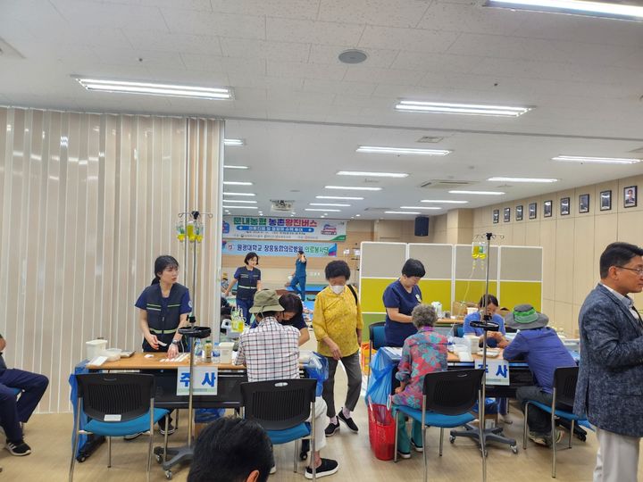 농촌 왕진버스. *재판매 및 DB 금지