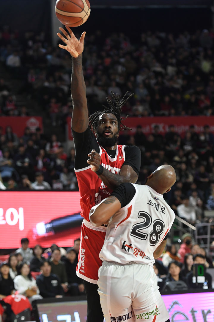 [서울=뉴시스] 프로농구 서울 SK의 자밀 워니. (사진=KBL 제공) *재판매 및 DB 금지