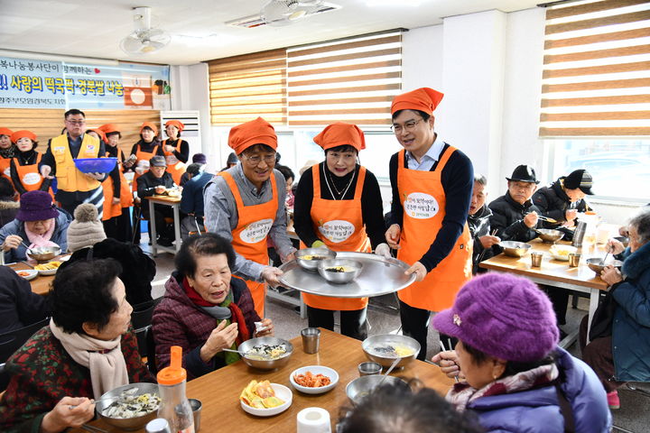 [대구=뉴시스] 경북농협 최진수 신임 본부장, 취임식 대신 농업·농촌 현장 점검. (사진=경북농협 제공) photo@newsis.com *재판매 및 DB 금지