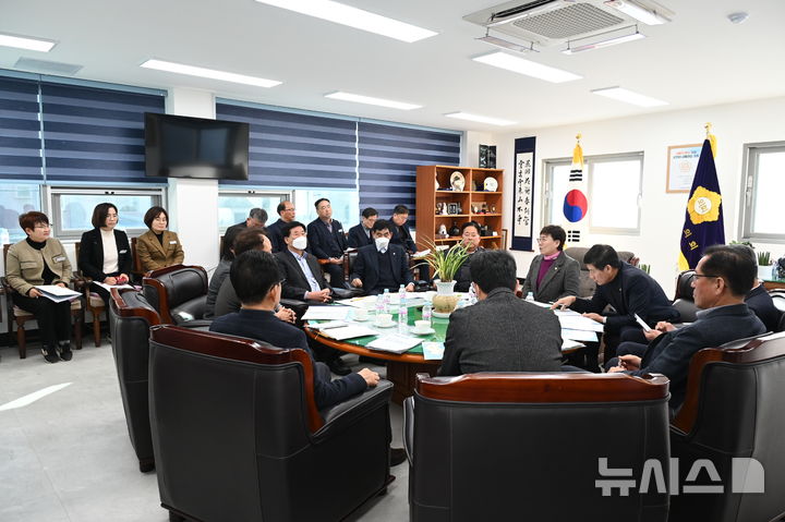 남해군의회, 올해 첫 의원간담회…"군민 위한 의정활동 해야"