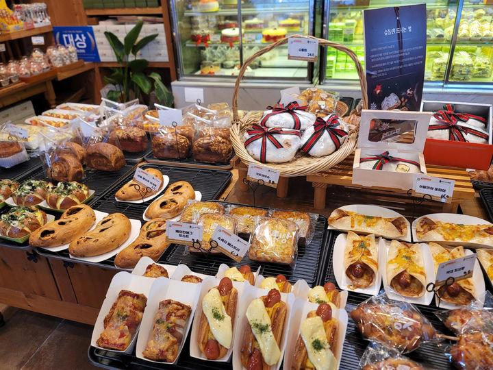 [진주=뉴시스]진주시, 지역색 담은 로컬 빵 맛집 15곳 선정.(사진=진주시 제공).2025.01.07.photo@newsis.com *재판매 및 DB 금지