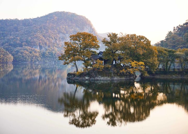 [광주=뉴시스] 화순군은 8일 환산정(서암적벽) 등 3곳을 새롭게 지역명소로 선정해 화순 11경으로 확대했다고 밝혔다. (사진=화순군 제공). 2025.01.08. photo@newsis.com *재판매 및 DB 금지