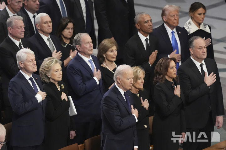 오바마·클린턴, ICE 미국인 사살에 연이어 비판 성명(종합)