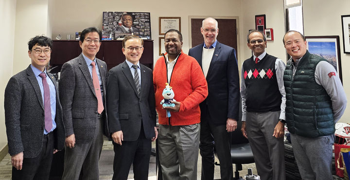 [진주=뉴시스] 경상국립대학교 미국방문단은 미국 샌프란시스코주립대학교와 네바다대학-라스베이거스(UNLV)를 방문하고 있다. (사진=경상국립대 제공).2025.01.10. photo@newsis.com *재판매 및 DB 금지