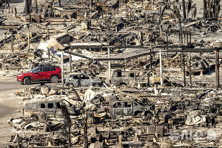 [퍼시픽 팰리세이즈=AP/뉴시스] 12일(현지시각) 화재로 소실된 미국 캘리포니아 부촌 퍼시픽 팰리세이즈 모습. 2025.01.13.