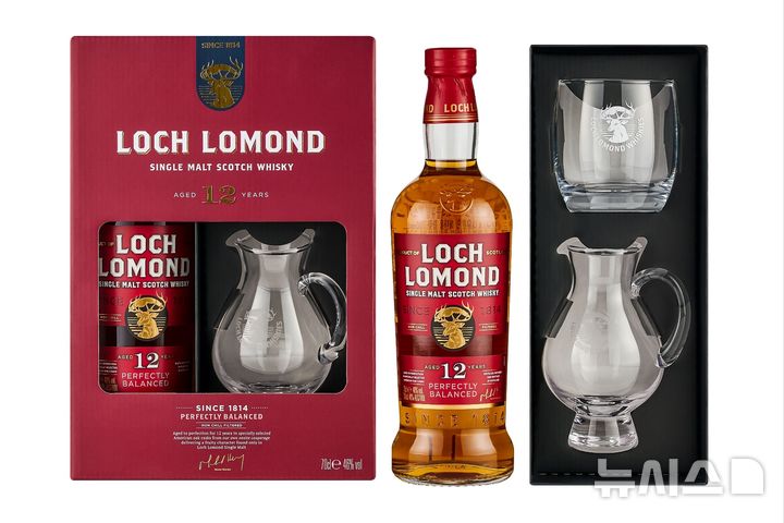 [서울=뉴시스] 싱글몰트 위스키 로크로몬드 12년 세트. (사진= 드링크인터내셔널 제공) 