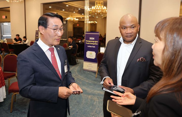 [홍성=뉴시스] 이용록 홍성군수, 지난해 미국 방문 모습. *재판매 및 DB 금지