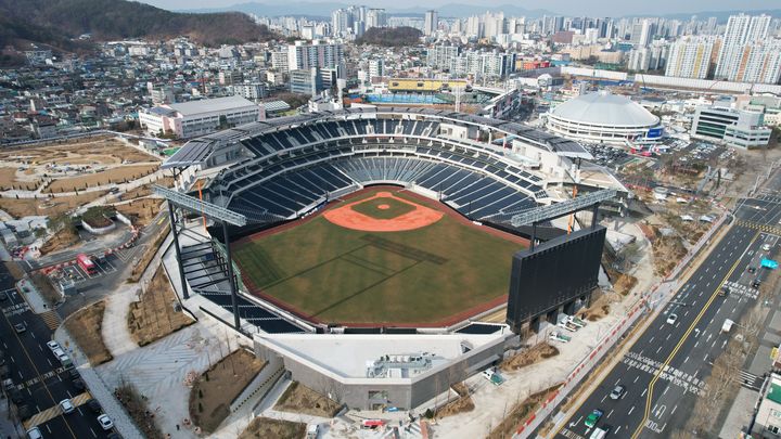 [대전=뉴시스] 3월 개장 예정인 '한화생명 볼 파크' 전경. (사진=대전시 제공) 2025.01.13. photo@newsis.com *재판매 및 DB 금지