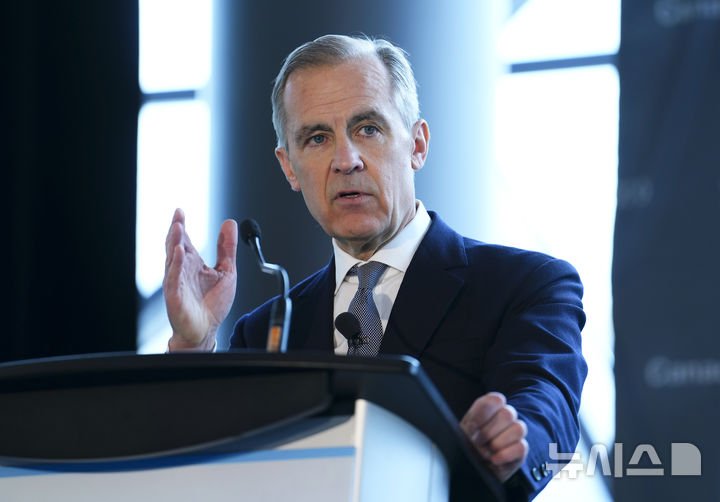 [AP/뉴시스] 마크 카니 전 총재가 2023년 4월 오타와 회의에서 연설하고 있는 모습 