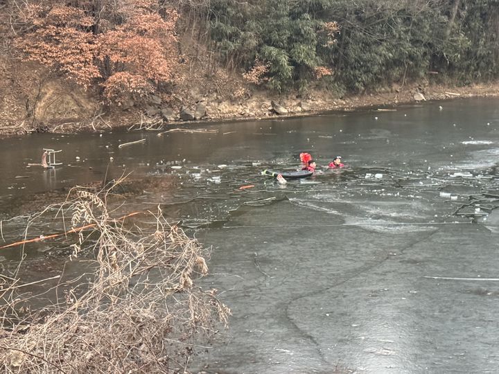 [대구=뉴시스] 1중학교 1학년 학생 故 박건하 군이 친구들을 구한 후 희생된 사고 현장인 대구시 달성군 서재리 저수지 당시 모습이다. 뉴시스DB. 2025.07.08. photo@newsis.com *재판매 및 DB 금지